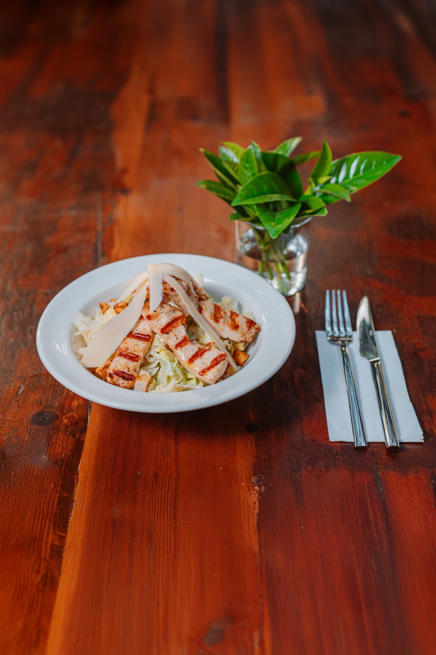 SEZAR SALATA (Tavuk veya Karides)